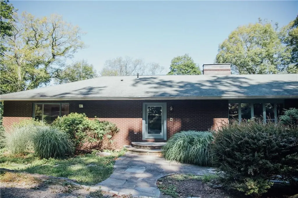 16 Old Stone Road Garrison NY 10524