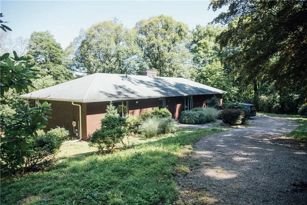 16 Old Stone Road Garrison NY 10524
