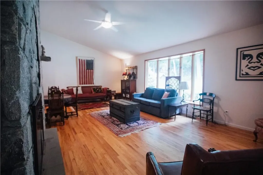 16 Old Stone Road Garrison NY 10524