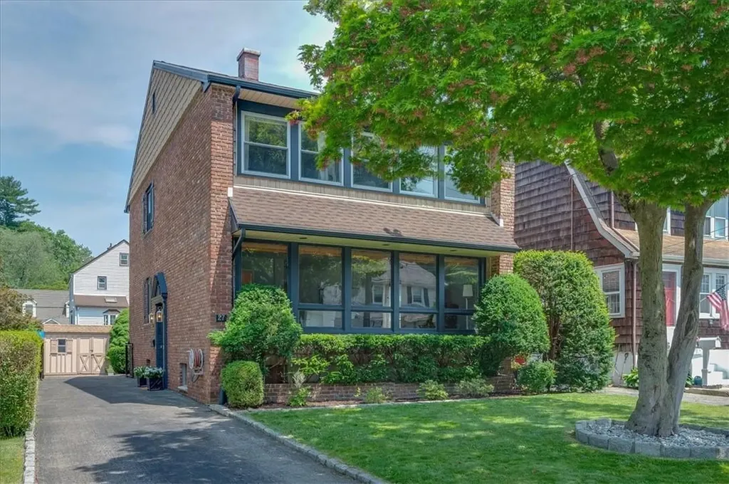 27 Westwood Avenue New Rochelle NY 10801