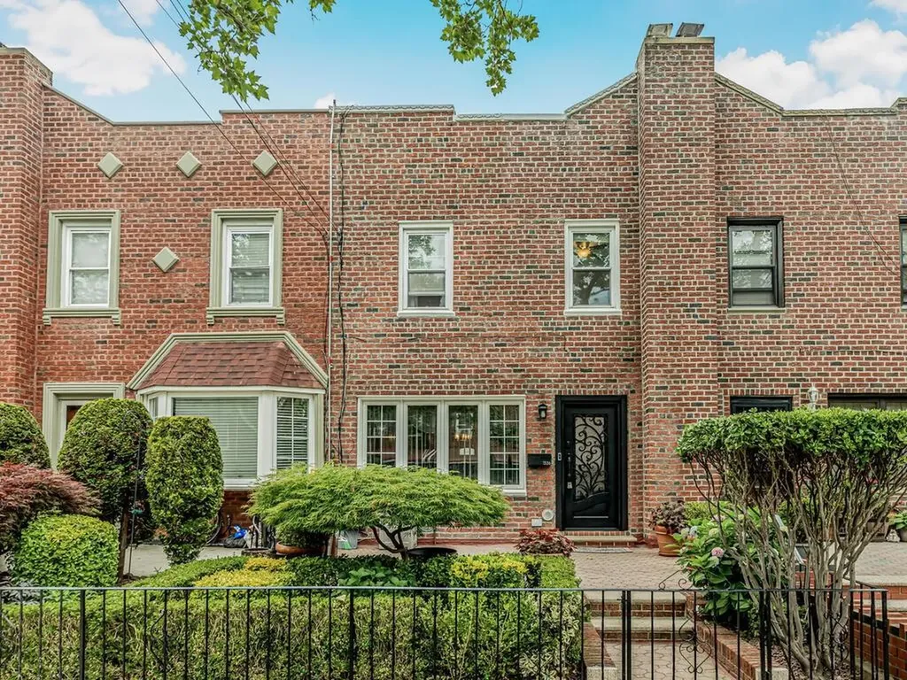 1536 E 59th Street Brooklyn NY 11234