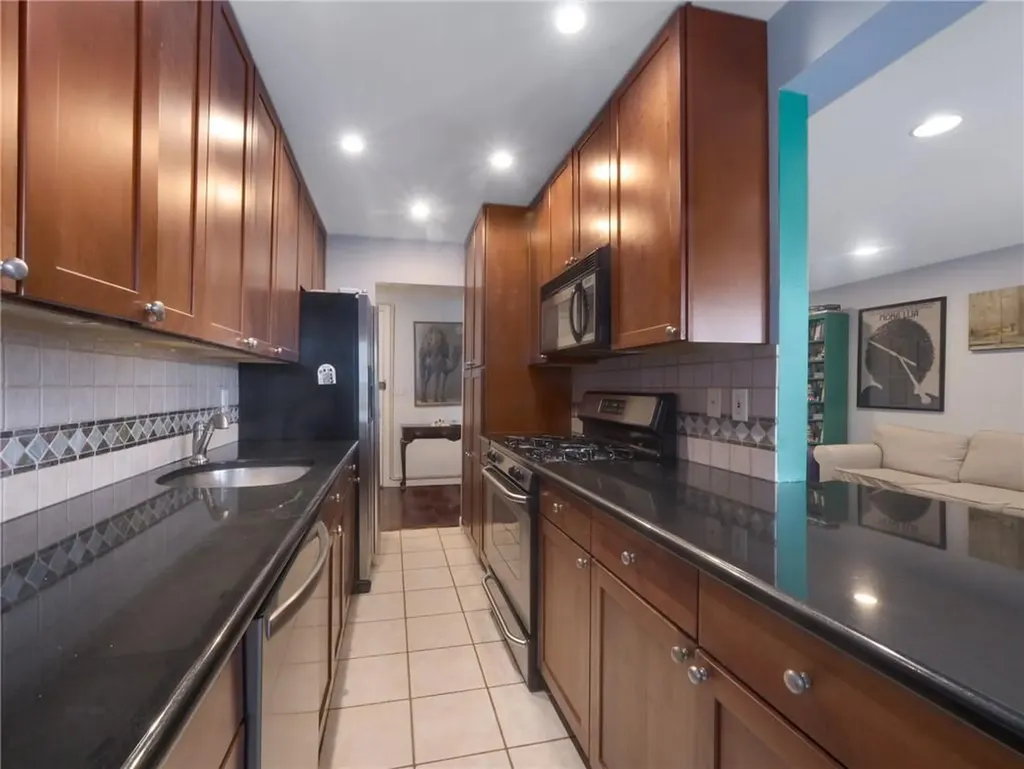38 4th Avenue Nyack NY 10960