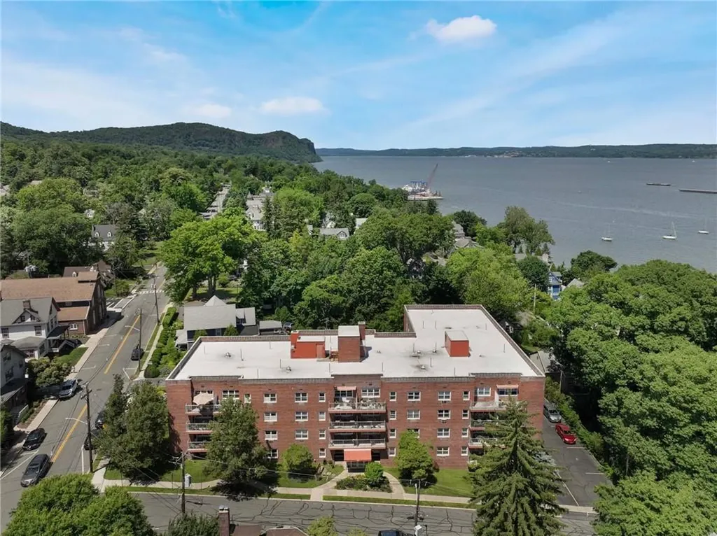 38 4th Avenue Nyack NY 10960
