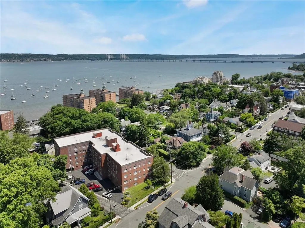 38 4th Avenue Nyack NY 10960