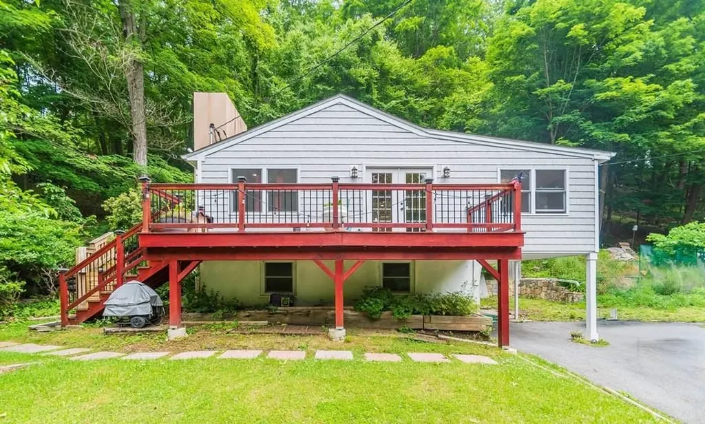 4 Old Brimstone Road Carmel NY 10512