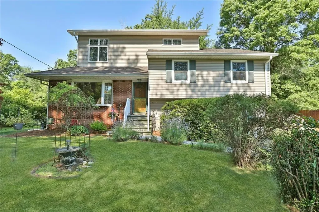 22 Van Wardt Place Tappan NY 10983