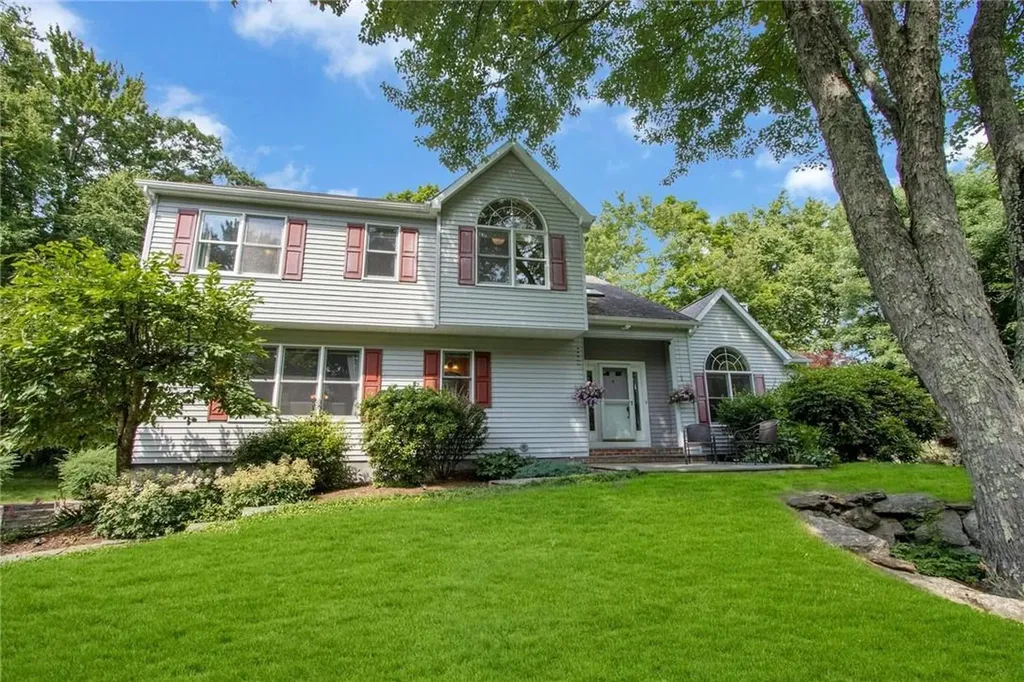 53 Manor Road Patterson NY 12563