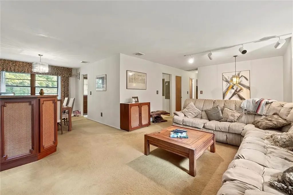 94 Smith Hill Road Airmont NY 10952