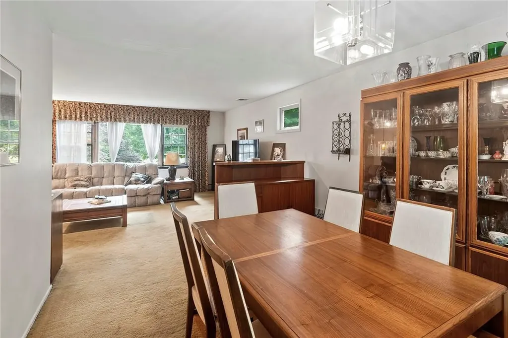94 Smith Hill Road Airmont NY 10952