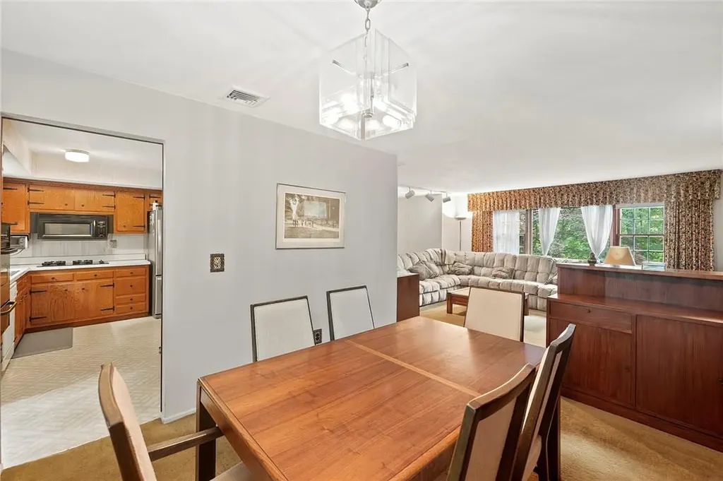 94 Smith Hill Road Airmont NY 10952