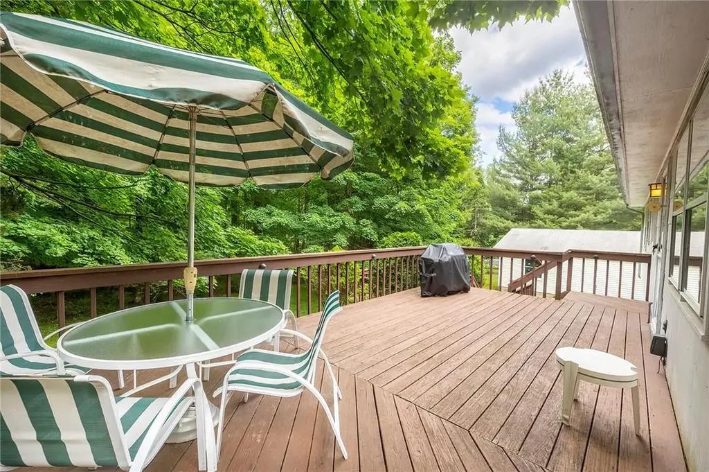 94 Smith Hill Road Airmont NY 10952