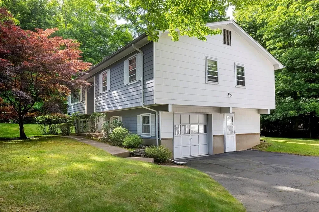 94 Smith Hill Road Airmont NY 10952