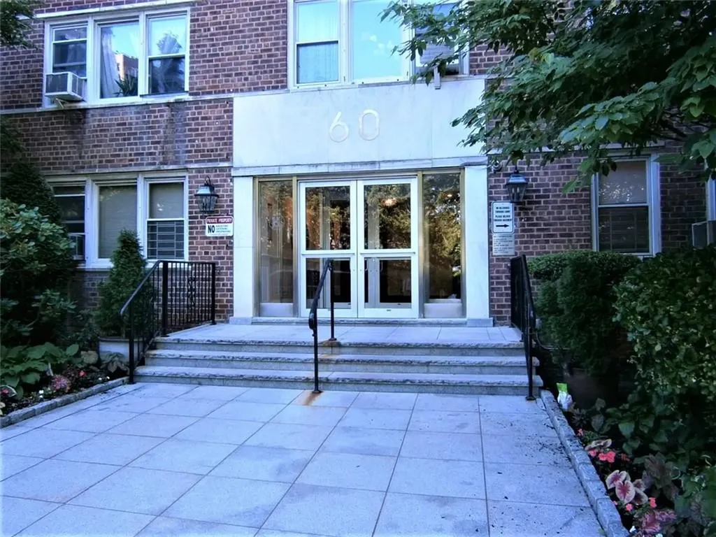 60 Knolls Crescent Bronx NY 10463