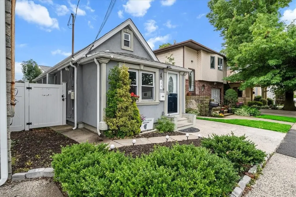 24 Biltmore Avenue Elmont NY 11003