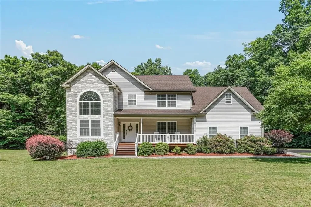 12 Pluto Lane Modena NY 12548
