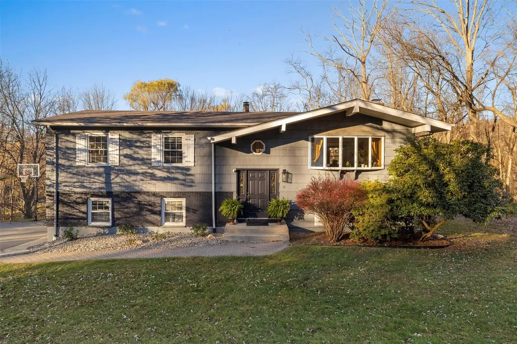 18 Waterbury Road Warwick NY 10990