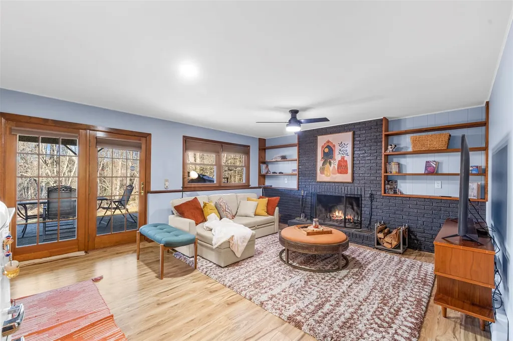 18 Waterbury Road Warwick NY 10990