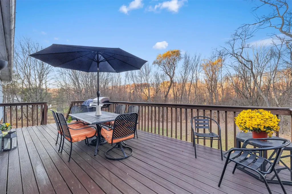18 Waterbury Road Warwick NY 10990