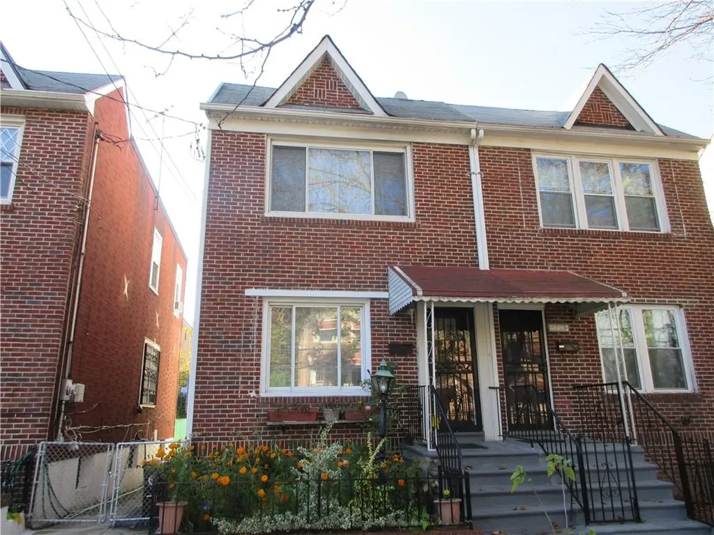 4351 De Reimer Avenue Bronx NY 10466