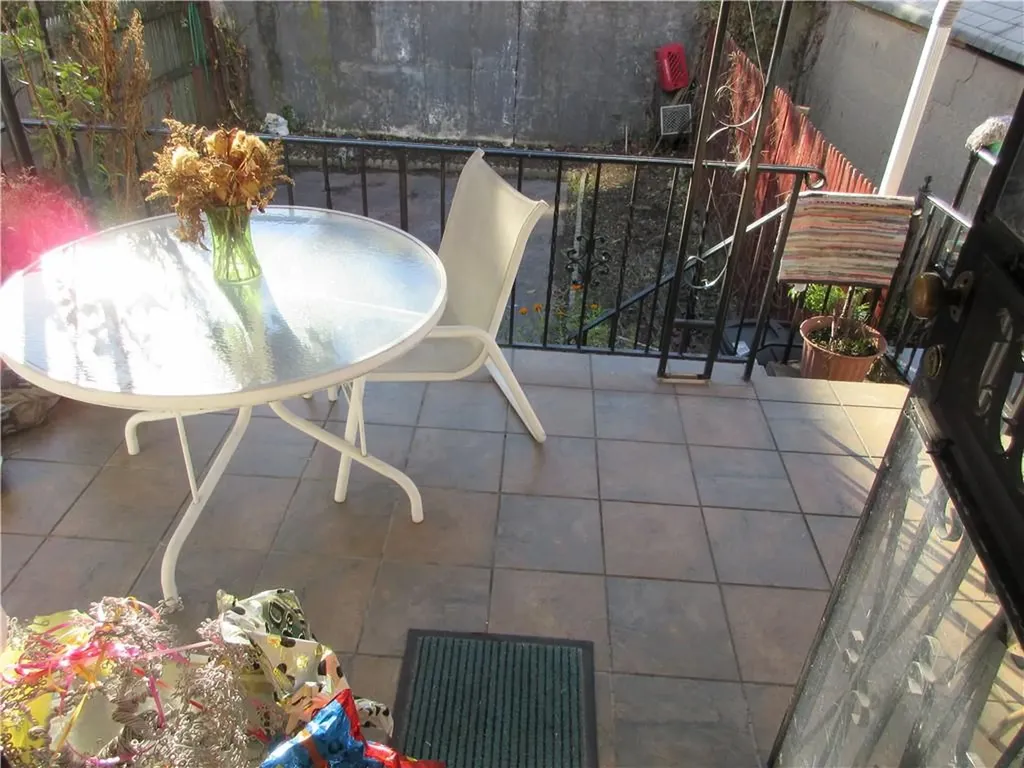 4351 De Reimer Avenue Bronx NY 10466