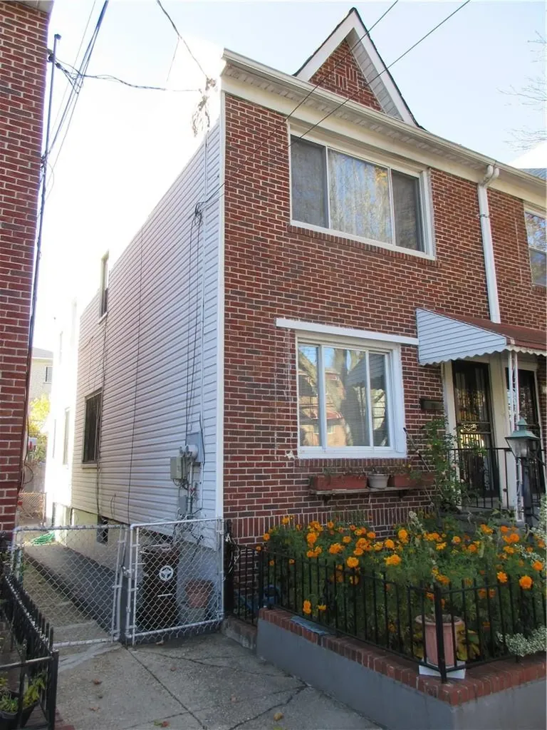 4351 De Reimer Avenue Bronx NY 10466