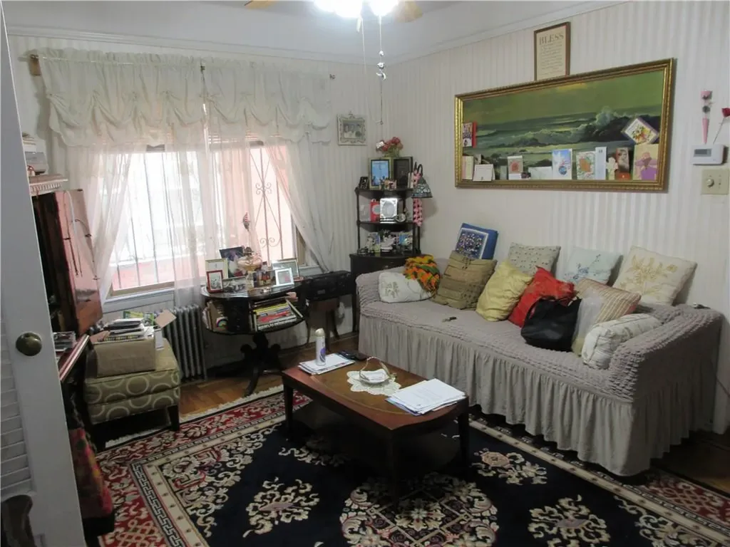 4351 De Reimer Avenue Bronx NY 10466