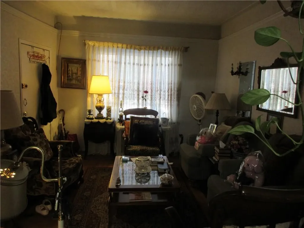 4351 De Reimer Avenue Bronx NY 10466