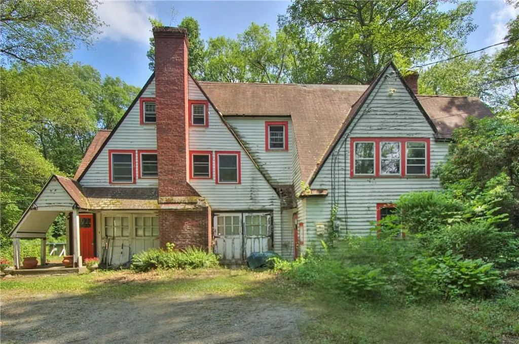 96 Smithtown Road Fishkill NY 12524