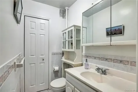 915 Wynnewood Road Pelham NY 10803