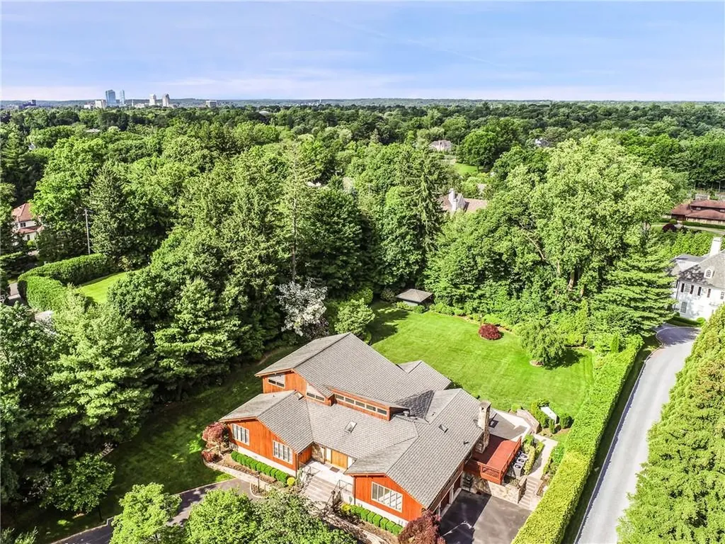 65 Mamaroneck Road Scarsdale NY 10583
