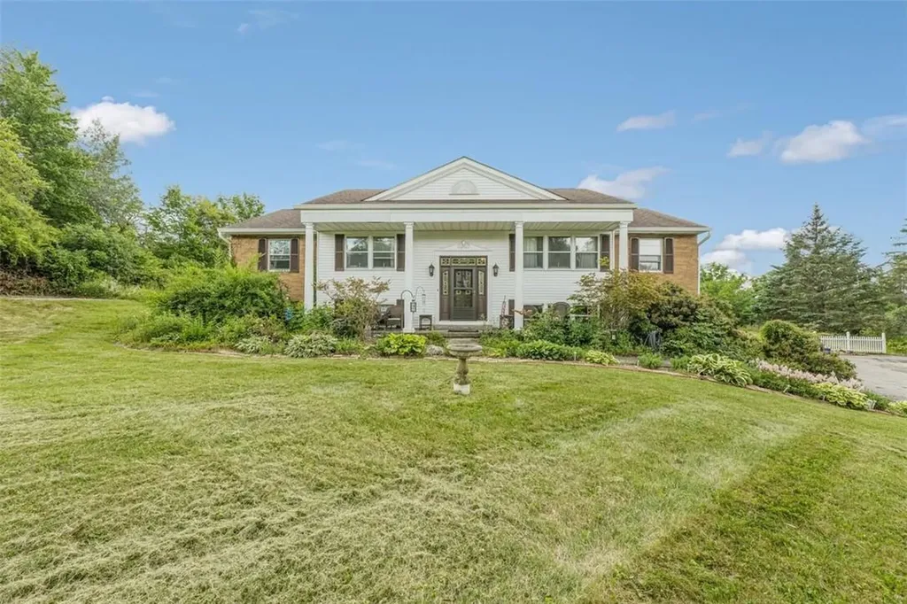 6 Kim Lane Poughkeepsie NY 12601