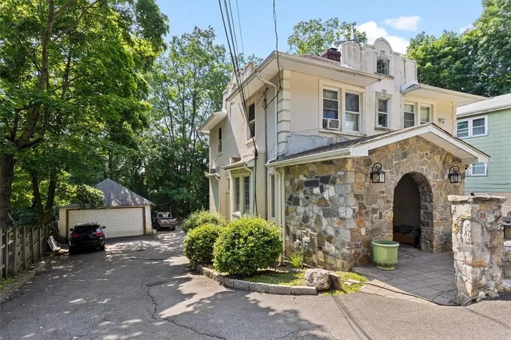 89 Washington Avenue N White Plains NY 10603