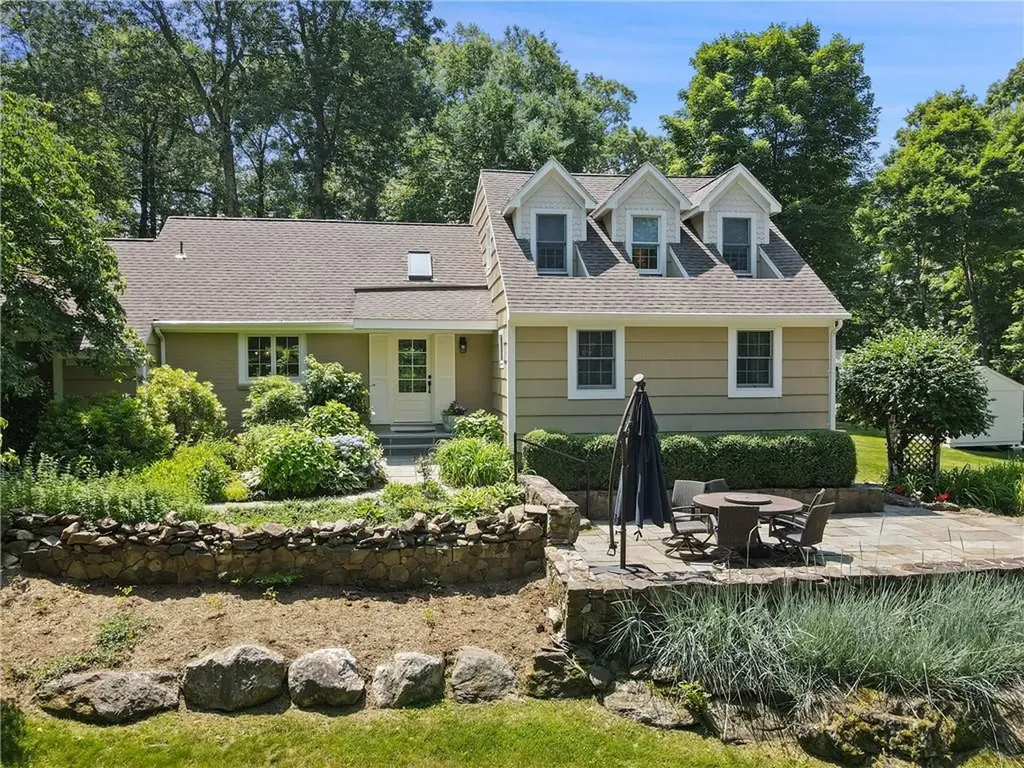 27 Leslie Lane Bedford NY 10536