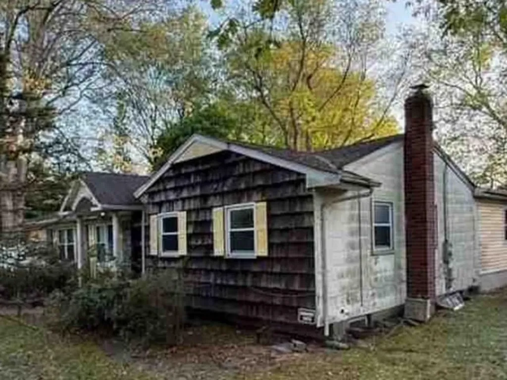 64 Brooksite Drive Smithtown NY 11787