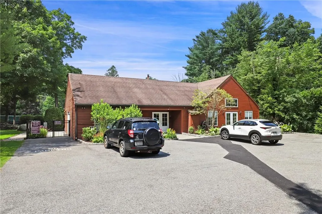 806 Orchard Hill Lane Brewster NY 10509