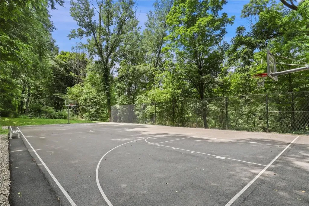 806 Orchard Hill Lane Brewster NY 10509