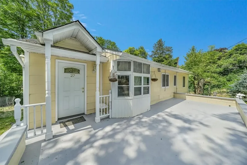 27 Woodycrest Trail Monroe NY 10950