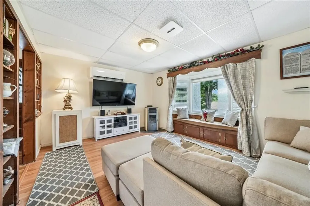 27 Woodycrest Trail Monroe NY 10950