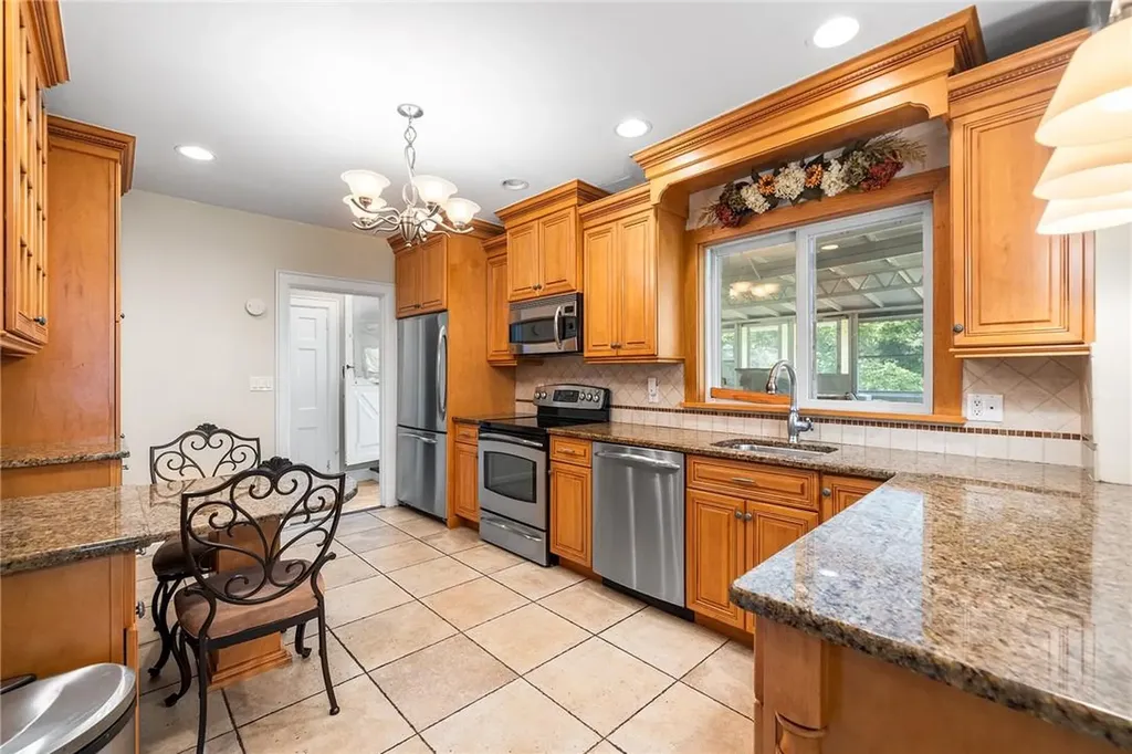 21 Cambridge Road Scarsdale NY 10583