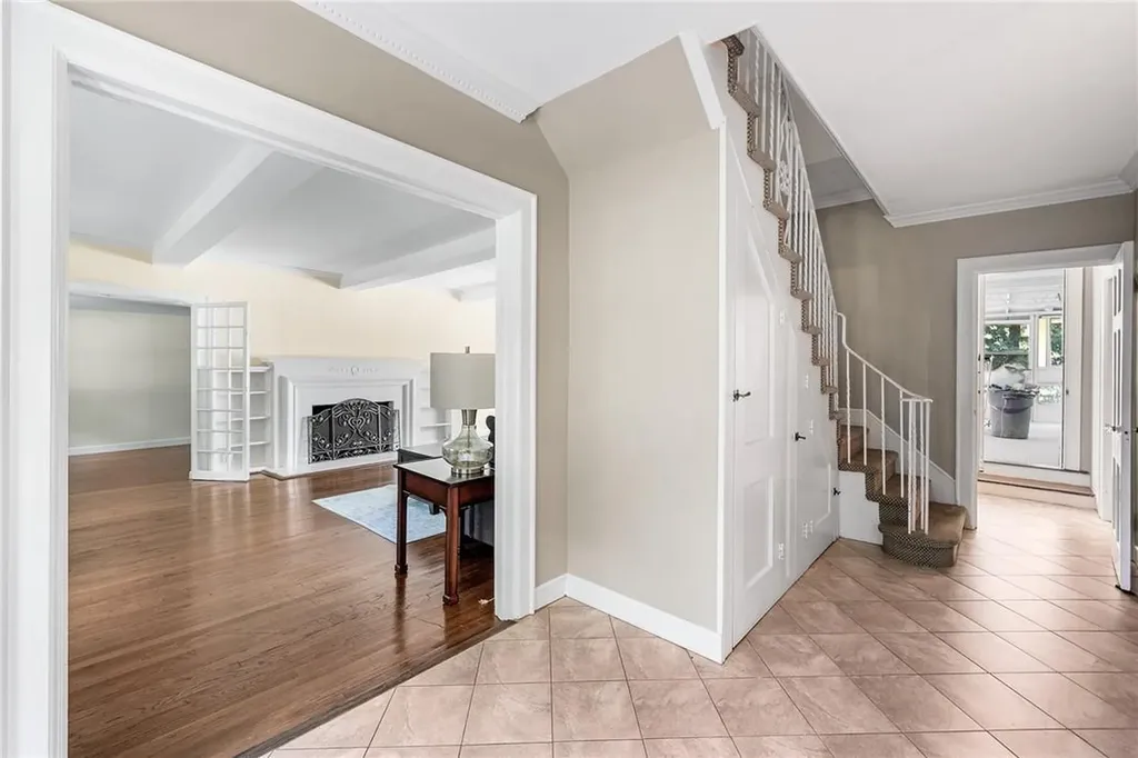 21 Cambridge Road Scarsdale NY 10583