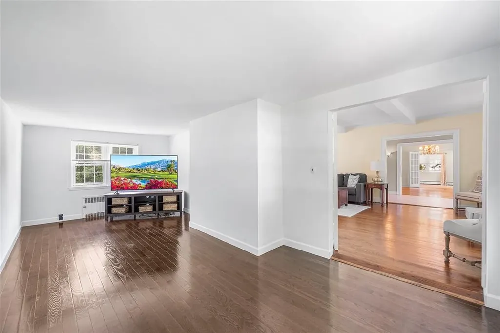 21 Cambridge Road Scarsdale NY 10583
