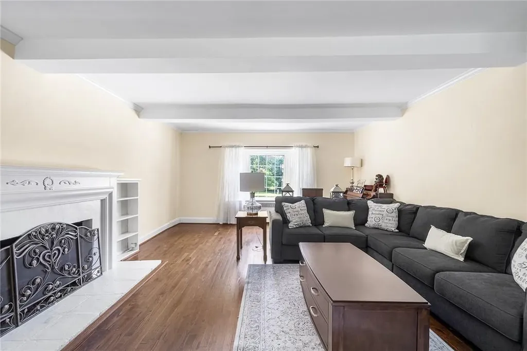 21 Cambridge Road Scarsdale NY 10583