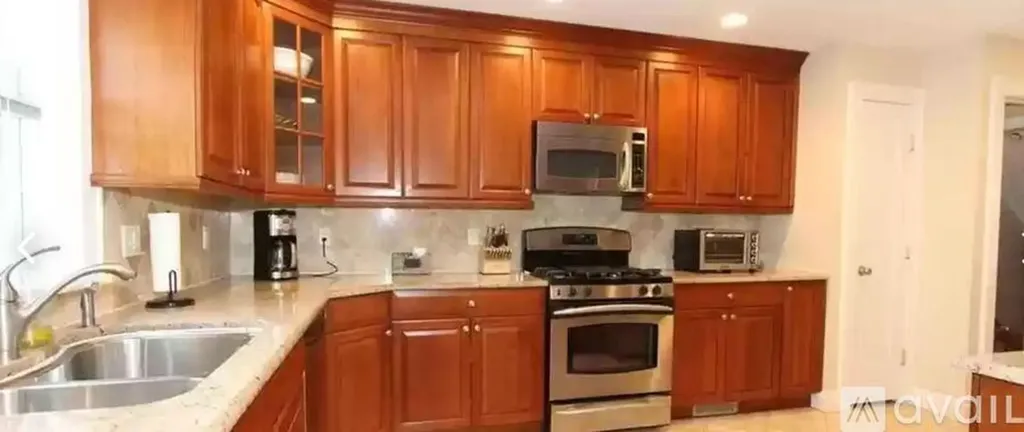 8 Harrington Place Mamaroneck NY 10543