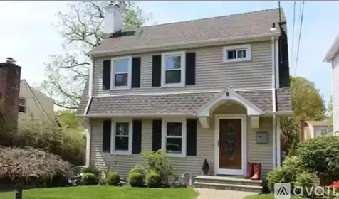 8 Harrington Place Mamaroneck NY 10543