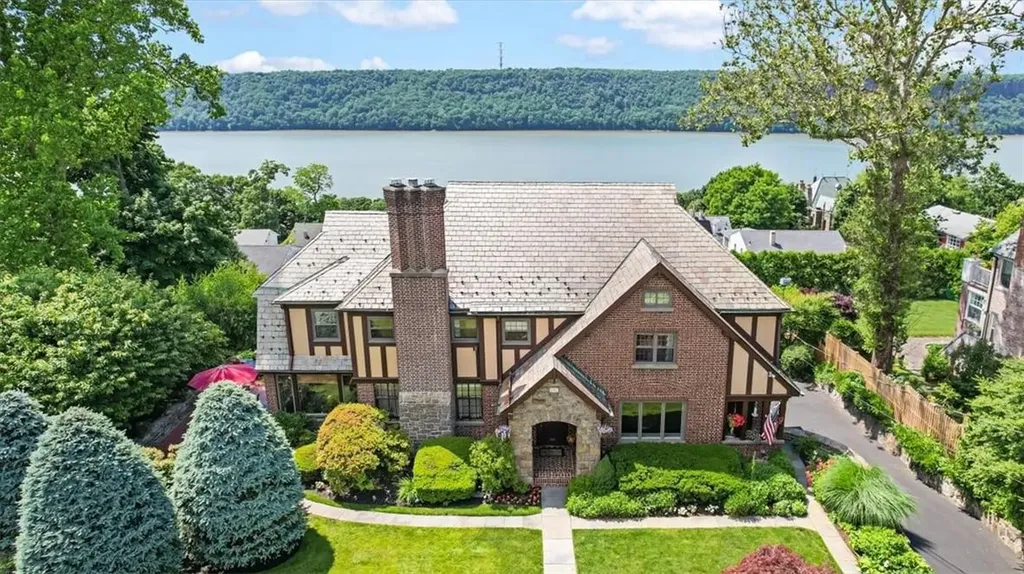 151 Hudson Terrace Yonkers NY 10701