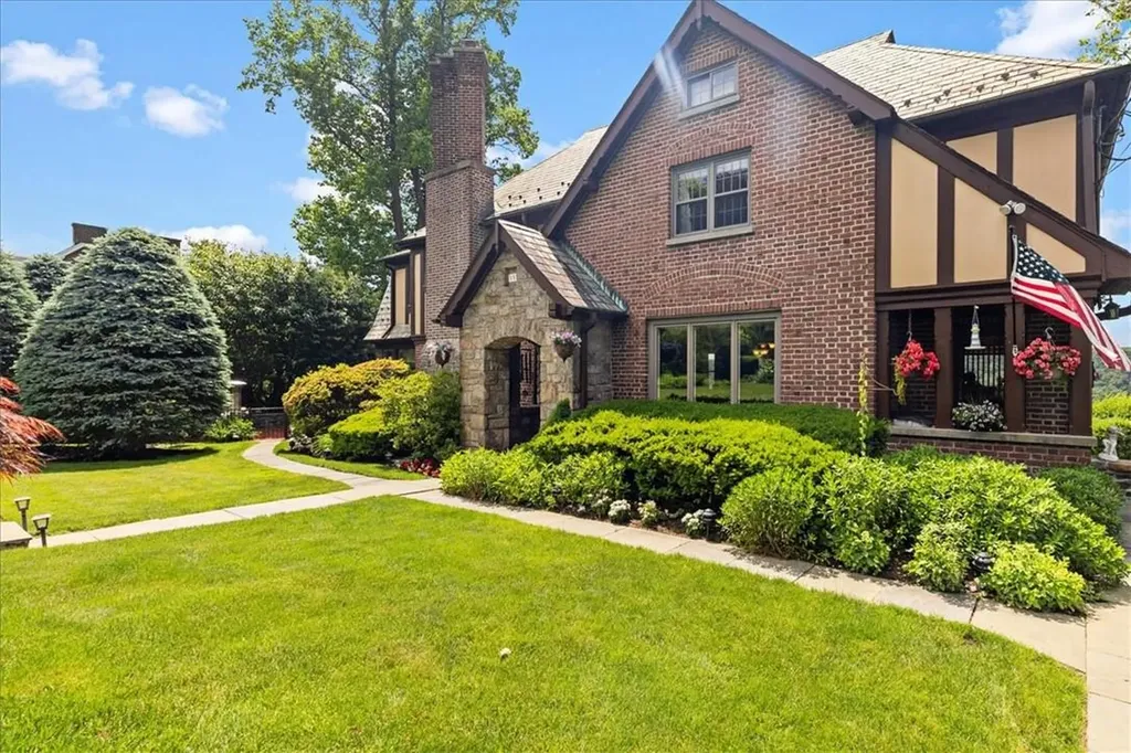 151 Hudson Terrace Yonkers NY 10701