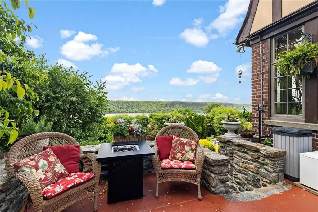 151 Hudson Terrace Yonkers NY 10701