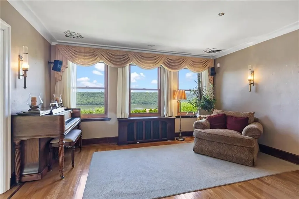151 Hudson Terrace Yonkers NY 10701