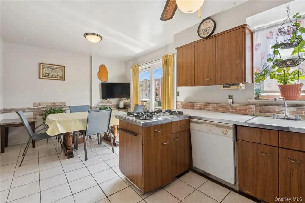 10560 Flatlands 2nd Street Brooklyn NY 11236