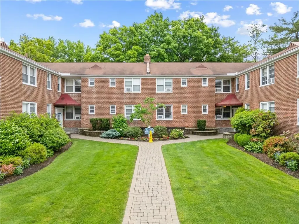7 Bryant Crescent White Plains NY 10605